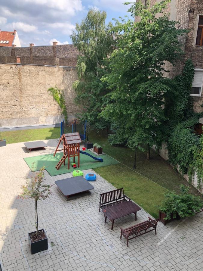 Large Apartment With Garage And Terrace Budapeşte Dış mekan fotoğraf